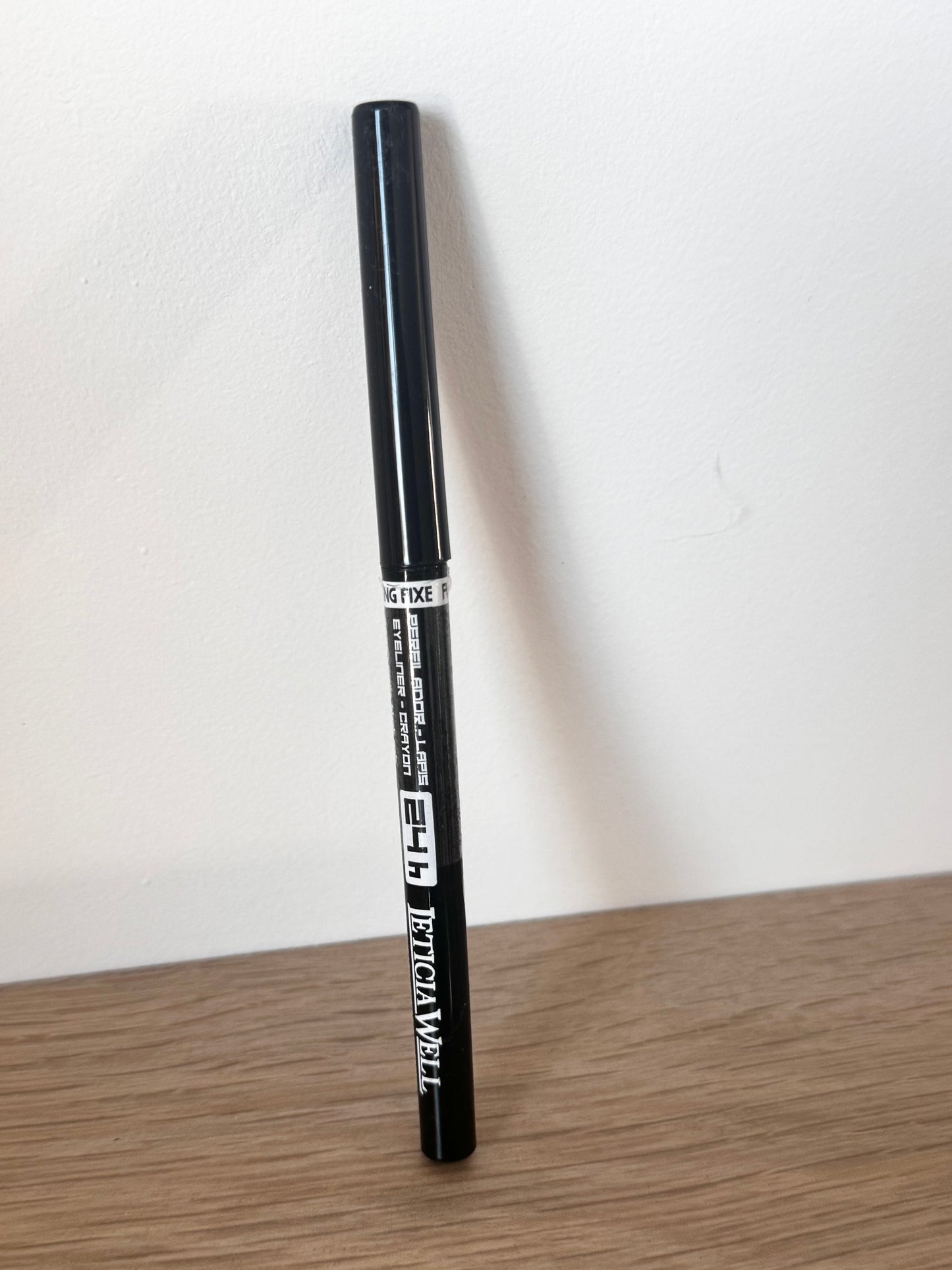 Crayon Regard Intense